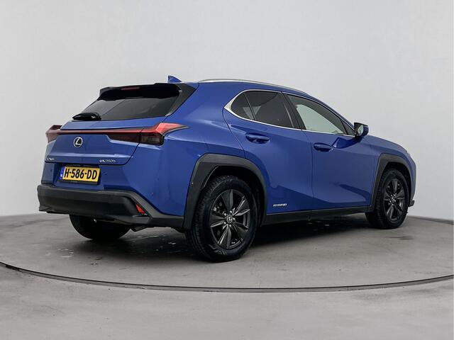 Lexus Ux 250h First Edition | Navigatie/Carplay | Parkeersensoren | Adaptive Cruise Control |