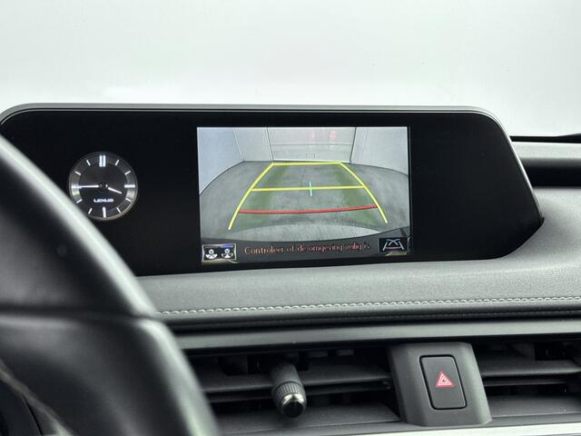 Lexus Ux 250h First Edition | Navigatie/Carplay | Parkeersensoren | Adaptive Cruise Control |