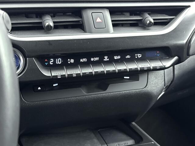 Lexus Ux 250h First Edition | Navigatie/Carplay | Parkeersensoren | Adaptive Cruise Control |