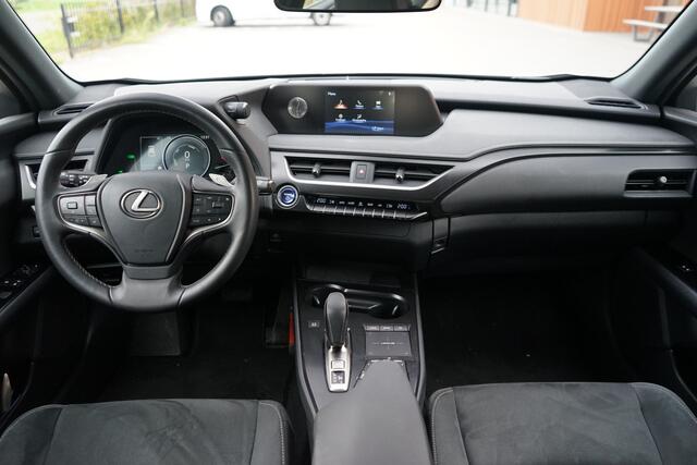 Lexus Ux 300e Business 54kWh NL AUTO/GARANTIE El.stoelen ACC Camera Carplay Auto-clima