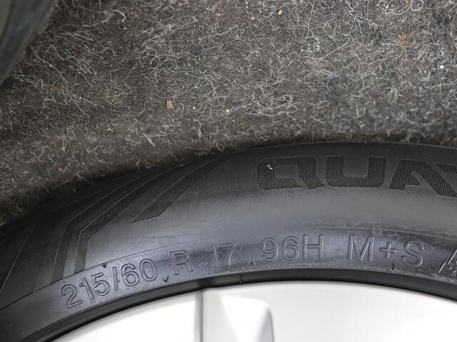 Lexus Ux 250h Business Line | Parkeercamera | Navigatie | Apple Carplay & Android Auto |