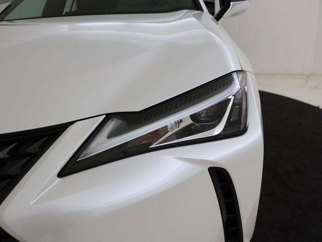 Lexus Ux 250h Business Line | Parkeercamera | Navigatie | Apple Carplay & Android Auto |