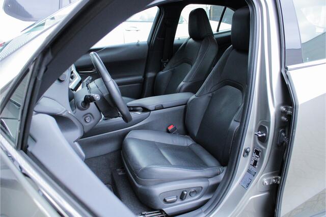 Lexus Ux 250h Executive Line |President Pack|trekhaak|pano|leder|dealer onderhouden|