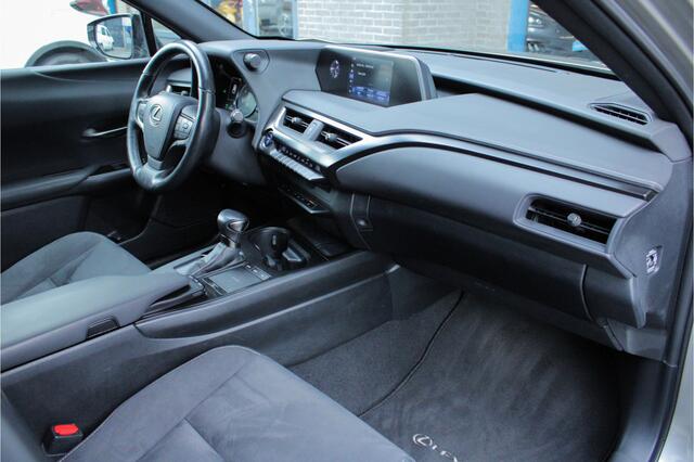 Lexus Ux 250h Preference Line |stoel/stuurverwarming|parkeersensoren|18"|Apple/Android|ACC|