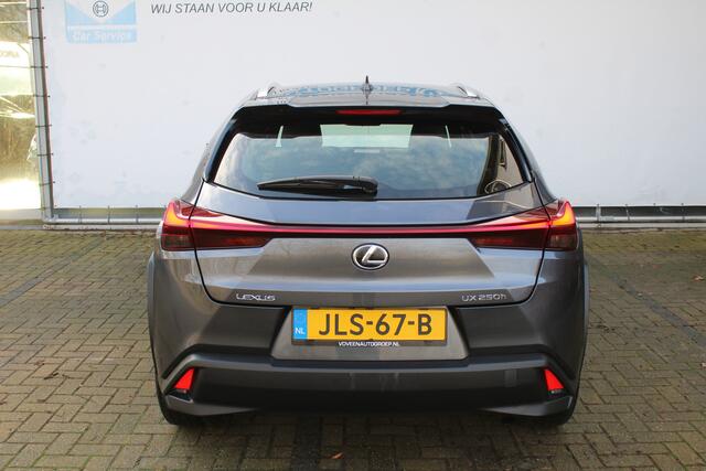 Lexus Ux 250h | Achteruitrijcamera | Keyless entry/start | Climate controle | Cruise controle | Lane Assist | DAB | Draadloze telefoonlader | Apple CarPlay/Android Auto | Virtual cockpit |