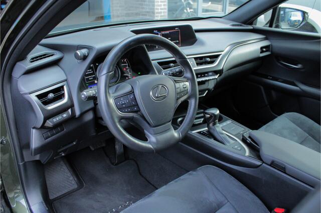 Lexus Ux 250h Preference Line |stoel/stuurverwarming|parkeersensoren|18"|Apple/Android|ACC|