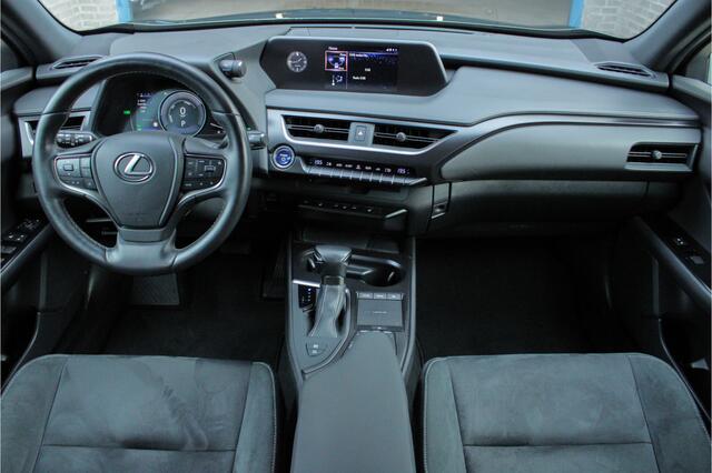 Lexus Ux 250h Preference Line |stoel/stuurverwarming|parkeersensoren|18"|Apple/Android|ACC|
