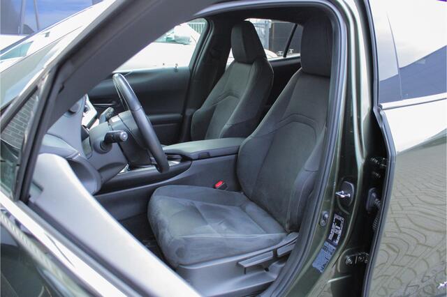 Lexus Ux 250h Preference Line |stoel/stuurverwarming|parkeersensoren|18"|Apple/Android|ACC|
