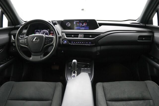 Lexus Ux 300e Business 54 kWh | Apple Carplay & Android Auto | Achteruitrijcamera |