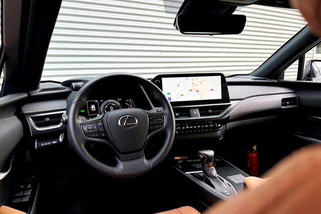 Lexus Ux 250h Luxury Line Face Lift / Leer / Navi