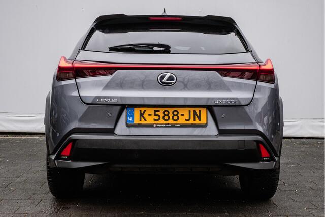Lexus Ux 300e Luxury 54 kWh Camera/ Leer/ Elektr. verst. stoel/ Navigatie/ Carplay/ Stoel-stuurverwarming/ Adapt. cruise