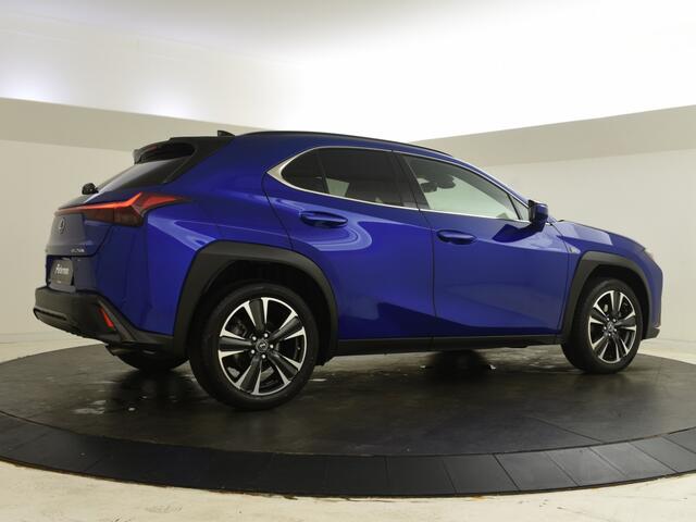 Lexus Ux 250h F Sport Line | Blind Spot | Stoel + Stuurverwarmd | PDC |