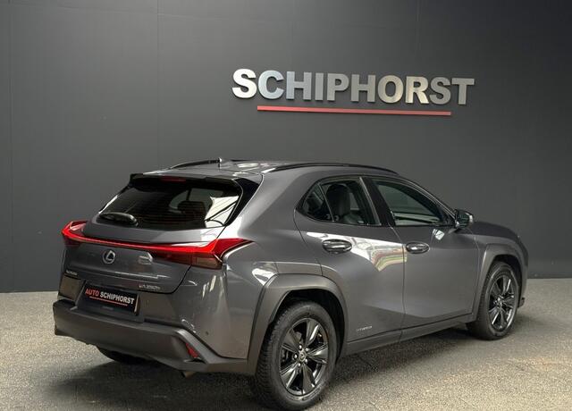 Lexus Ux UX 250H LUXURY LINE /trekhaak/acc/leder/keyless/camera/all wheater banden