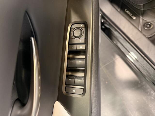 Lexus Ux 300h 35th Edition | Apple Carplay | Licht leder |