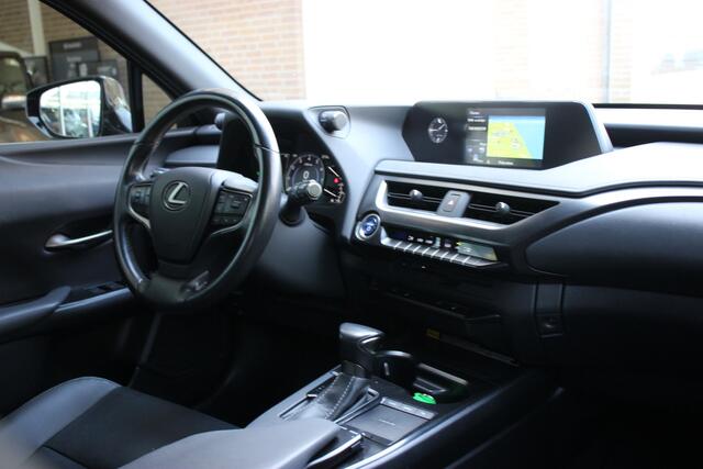 Lexus Ux 250h Luxury Line Automaat | Head-up | Blind spot | Leder | Stoelverwarming |