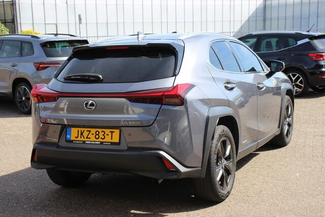 Lexus Ux 250h Luxury Line Automaat | Head-up | Blind spot | Leder | Stoelverwarming |