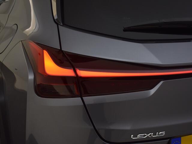 Lexus Ux 250h Comfort Line | PDC V+A | Blindspot | Carplay |