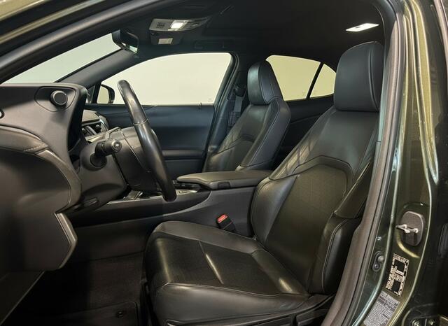 Lexus Ux 250h Luxury Line | Schuif- Kanteldak | Stoelverwarming | Carplay |