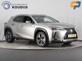 lexus-ux-250h-f-sport-line-(camera-