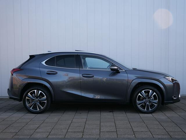 Lexus Ux 250h Executive Line 184 Pk Automaat Navi / DAB / Apple Carplay / Camera / Leer / HUD / Pano-dak