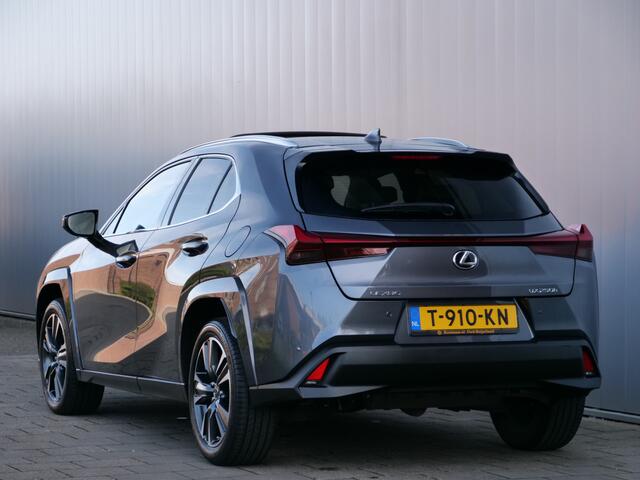 Lexus Ux 250h Executive Line 184 Pk Automaat Navi / DAB / Apple Carplay / Camera / Leer / HUD / Pano-dak