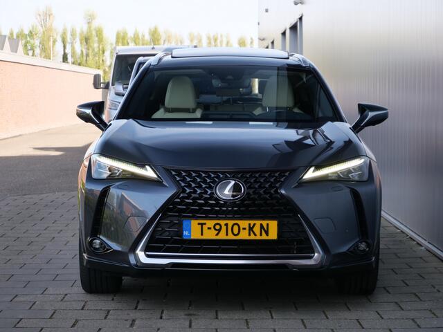 Lexus Ux 250h Executive Line 184 Pk Automaat Navi / DAB / Apple Carplay / Camera / Leer / HUD / Pano-dak