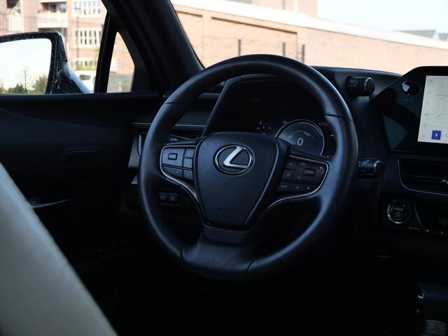 Lexus Ux 250h Executive Line 184 Pk Automaat Navi / DAB / Apple Carplay / Camera / Leer / HUD / Pano-dak