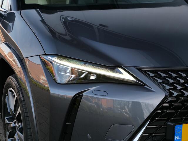 Lexus Ux 250h Executive Line 184 Pk Automaat Navi / DAB / Apple Carplay / Camera / Leer / HUD / Pano-dak