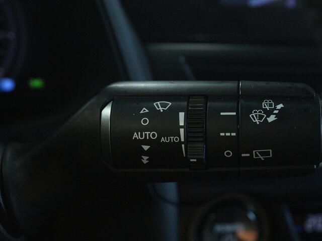 Lexus Ux 300h 35th Edition | Black Edition | Navigatie | PDC | Stuur-Stoelverwarming |