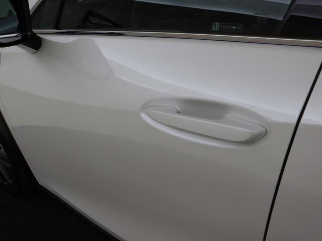 Lexus Ux 250h Preference Line | Premium uitgevoerd | Dealeronderhouden |