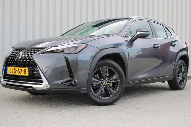 Lexus Ux 250h | Incl. 12 maanden garantie | Achteruitrijcamera | Keyless entry/start | Climate controle | Cruise controle | Lane Assist | DAB | Draadloze telefoonlader | Apple CarPlay/Android Auto |