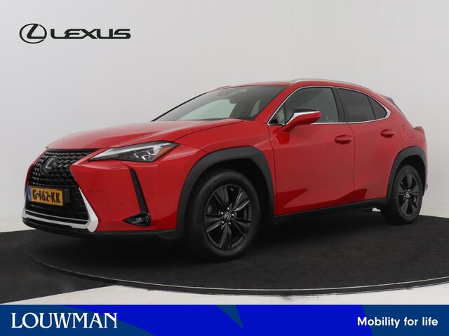 Lexus Ux 250h First Edition | BTW voertuig | Dealer Onderhouden | Navigatie | Climate Control | Achteruitrijcamera | Elektrische Achterklep | Parkeersensoren voor+achter | Trekhaak afneembaar |