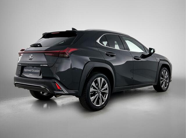 Lexus Ux 300h F SPORT Design | BTW Voertuig | Stoel+stuurverwarming | Lederen bekleding | Blind Spot Monitor | Parkeersensoren voor+achter | Navigatie | Apple CarPlay/Android Auto | Cruise Control Adaptive | Achteruitrij