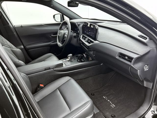 Lexus Ux 300h F SPORT Design | BTW Voertuig | Stoel+stuurverwarming | Lederen bekleding | Blind Spot Monitor | Parkeersensoren voor+achter | Navigatie | Apple CarPlay/Android Auto | Cruise Control Adaptive | Achteruitrij