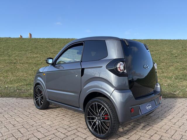 Ligier Brommobiel Myli I.DEAL 40th Edition 16'' LMV | Pioneer Audio | Verwarmde Bestuurdersstoel