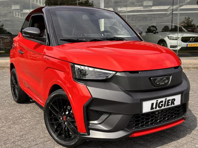 Ligier JS50 Ultimate Black line | Airco | Stuurbekrachtiging | Android Auto brommobiel NIEUW VOORRAAD