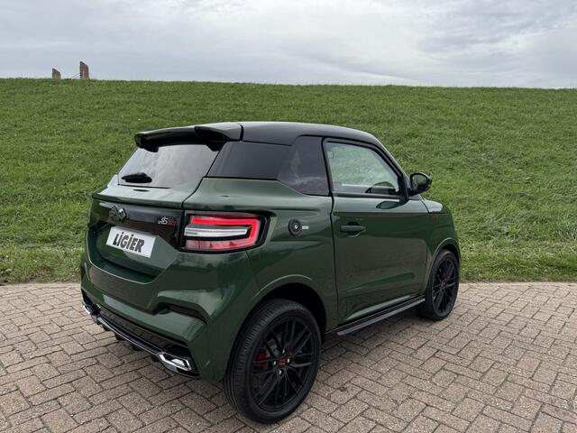 Ligier JS50 Brommobiel C Sport Ultimate Apple Carplay | Achteruitrijcamera | 16'' LMV