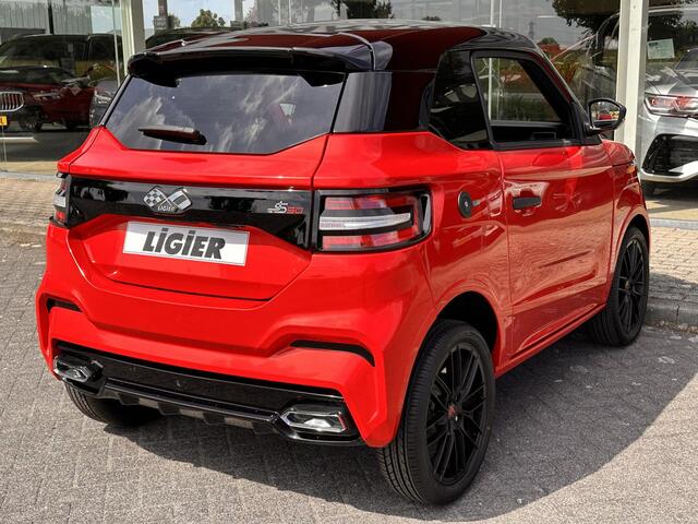 Ligier JS50 Ultimate Black line | Airco | Stuurbekrachtiging | Android Auto brommobiel NIEUW VOORRAAD brommobiel