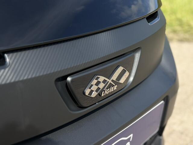 Ligier JS50 Brommobiel C Select Stuurbekrachtiging | Pioneer audio | DAB+ | Lederen bekleding