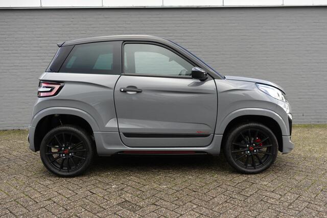 Ligier JS60 Brommobiel Chic Sun Airco | Achteruitrijcamera | Carplay | Hoge Instap
