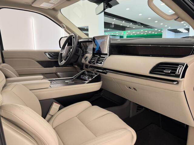 Lincoln NAVIGATOR 3.5L V6 Lang Preferred Grijs kenteken