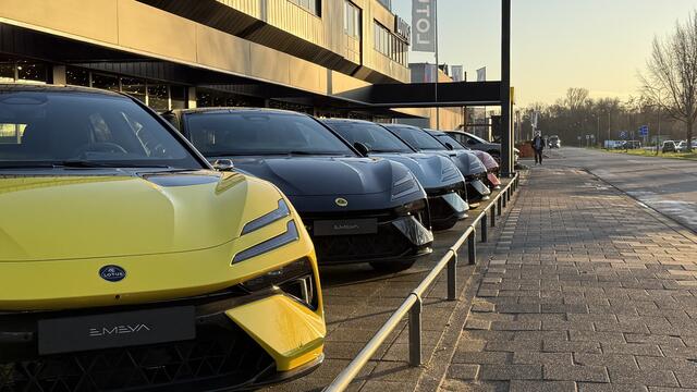 Lotus Emeya R 102 kWh Panoramadak Keramische remmen Lederen interieur