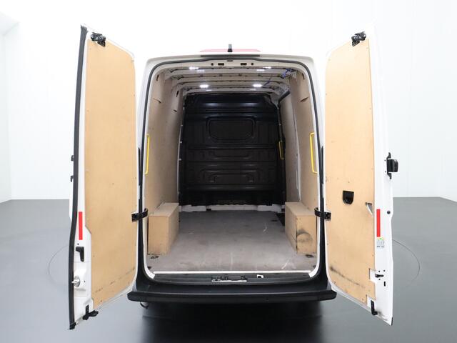 MAN TGE 2.0TDI 140PK DSG Automaat | Airco | Cruise | 3-Persoons | 270 Graden deuren | Betimmeringgaspedaa
