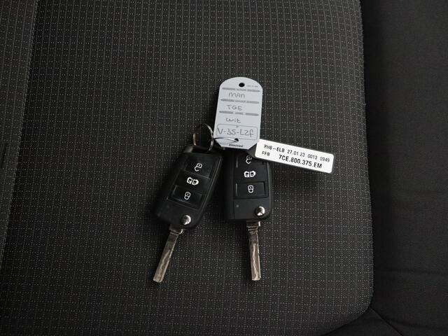 MAN TGE 2.0TDI 140PK DSG Automaat L3H3 | Camera | 3-Persoons | Betimmering | Airco | Cruise