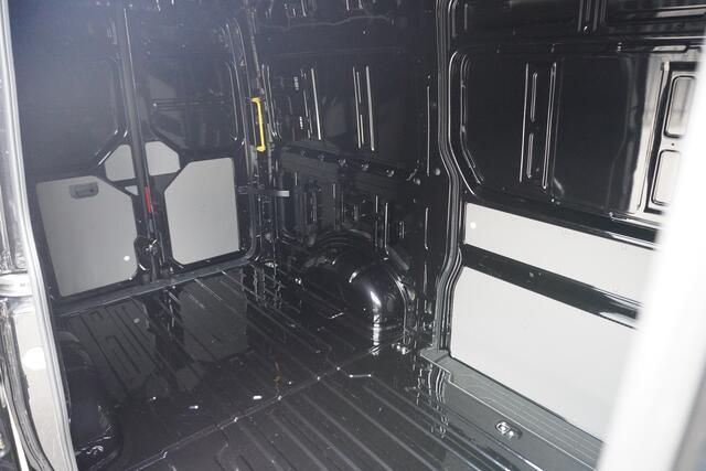 MAN TGE 35 2.0 Standaard L3 Hoog Man TGE 35 2.0 Standaard L3 Hoog Aut 2 schuifdeuren FACELIFT Commander BOMVOL!