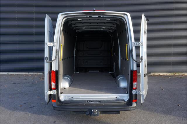 MAN TGE 3.160 160PK Automaat RWD L3H3/L2H2 3.5T Trekhaak Apple Carplay Camera Cruise Stoel- en Voorruitverwarming LED