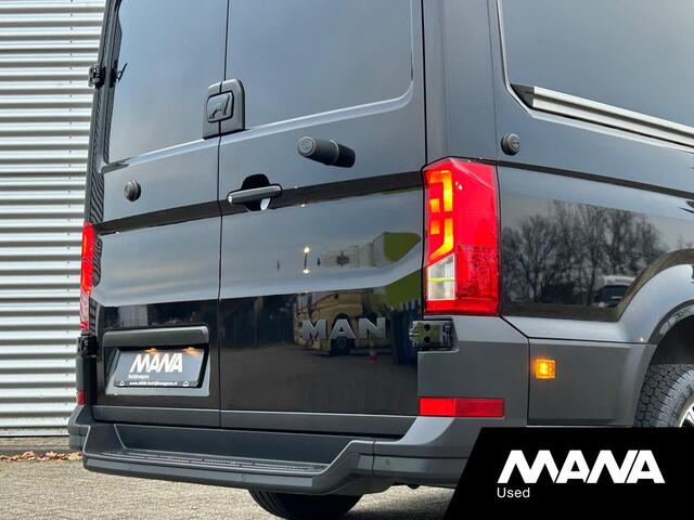 MAN TGE 3.140 L3H3 Automaat 140PK Zwart Black Lion Cruise control Carplay Camera