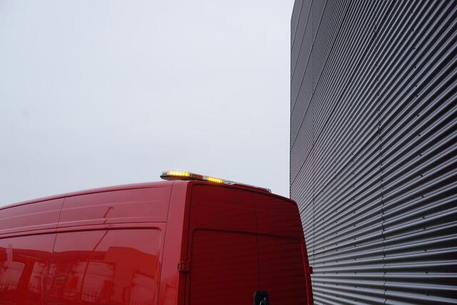 MAN TGE 177PK L3H3/L2H2 Apple Carplay Navigatie Trekhaak Cruise control Airco Tachograaf Parkeersensoren