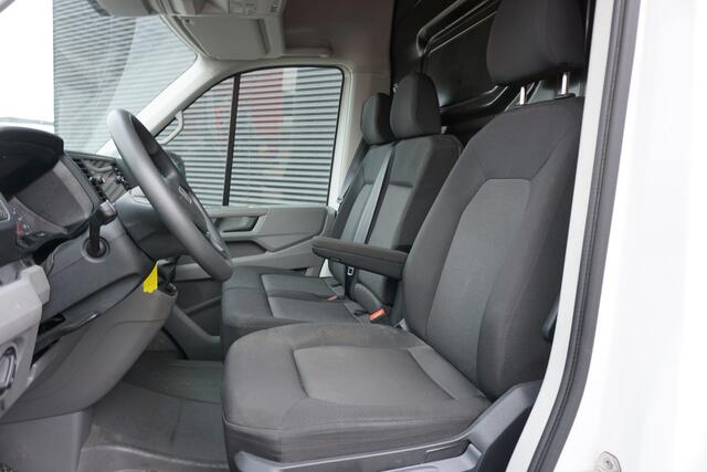 MAN TGE 140pk L3H3/L2H2 Apple Carplay Camera Parkeersensoren Navigatie Cruise control