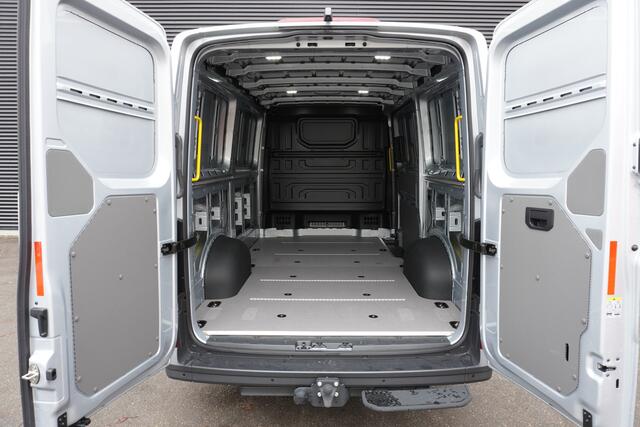 MAN TGE 140pk Automaat L3H2/L2H1 Apple carplay Trekhaak Navigatie Trekhaak Cruise control LED